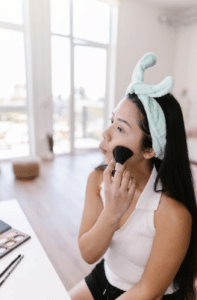 Highlighting and Contouring for a Youthful Glow